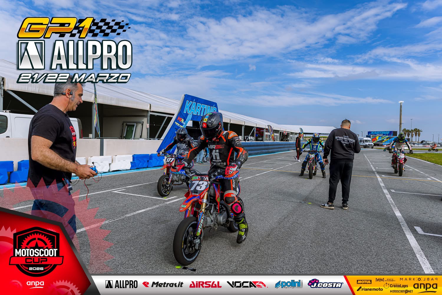 Roan Pit bike supermotard en la pista